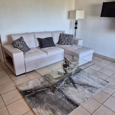 Charming 2 Bedroom With Sea View, Pool And Parking Lejlighed *