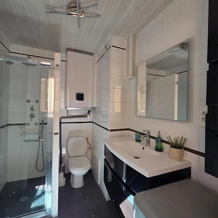 Charming 2 Bedroom With Sea View, Pool And Parking 公寓 *