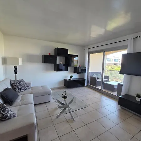 Charming 2 Bedroom With Sea View, Pool And Parking 公寓 *