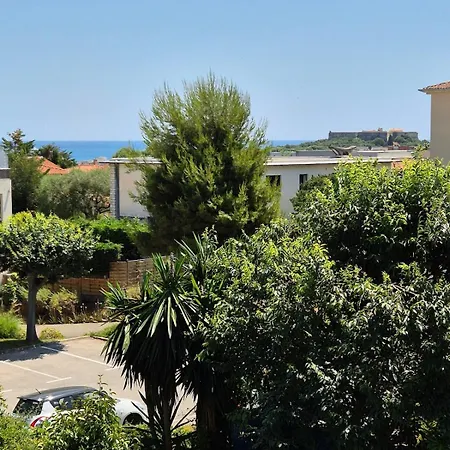 Charming 2 Bedroom With Sea View, Pool And Parking 公寓 *
