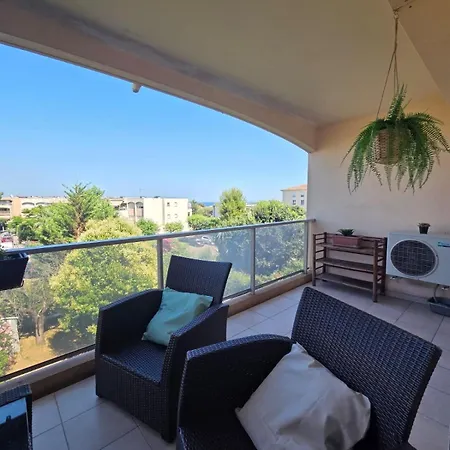 Lejlighed Charming 2 Bedroom With Sea View, Pool And Parking *